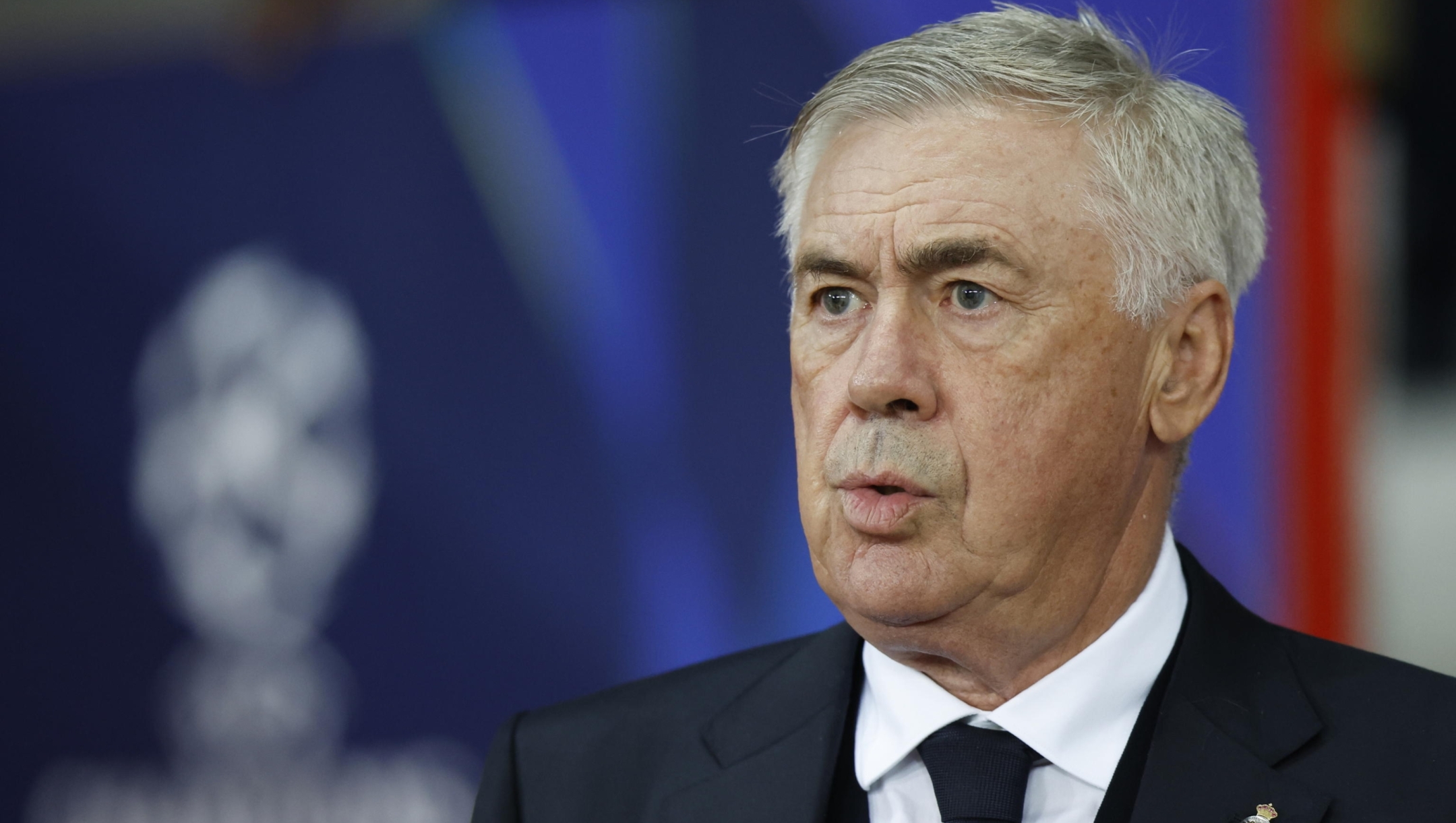 epa11638499 Carlo Ancelotti, head coach of Real Madrid, looks on before the UEFA Champions League match between Lille and Real Madrid in Lille, France, 02 October 2024.  EPA/MOHAMMED BADRA