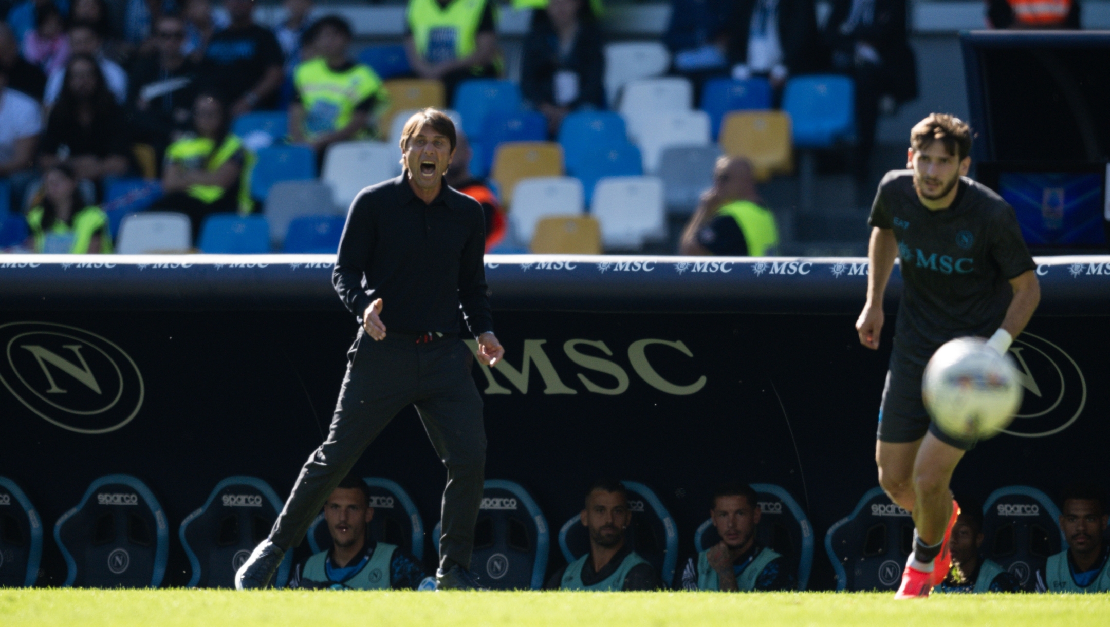 NAPLES, ITALY - NOVEMBER 03: SSC Napoli coach Antonio Conte in action during the Serie A match between SSC Napoli and Atalanta at Diego Armando Maradona Stadium on November 3, 2024 in Napoli, Italy. (Photo by SSC NAPOLI/SSC NAPOLI via Getty Images)