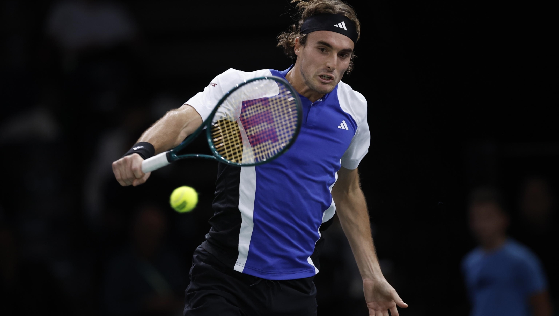 epa11689365 Stefanos Tsitsipas of Greece in action during his first round match against Roberto Carballes Baena of Spain at the Rolex Paris Masters tennis tournament in Paris, France, 28 October 2024.  EPA/YOAN VALAT