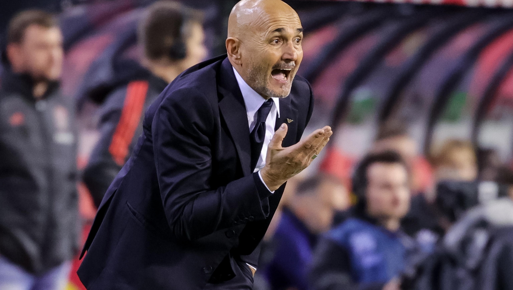 epa11721712 Italy's head coach Luciano Spalletti gestures during the UEFA Nations League soccer match between Belgium and Italy in Brussels, Belgium, 14 November 2024.  EPA/OLIVIER MATTHYS