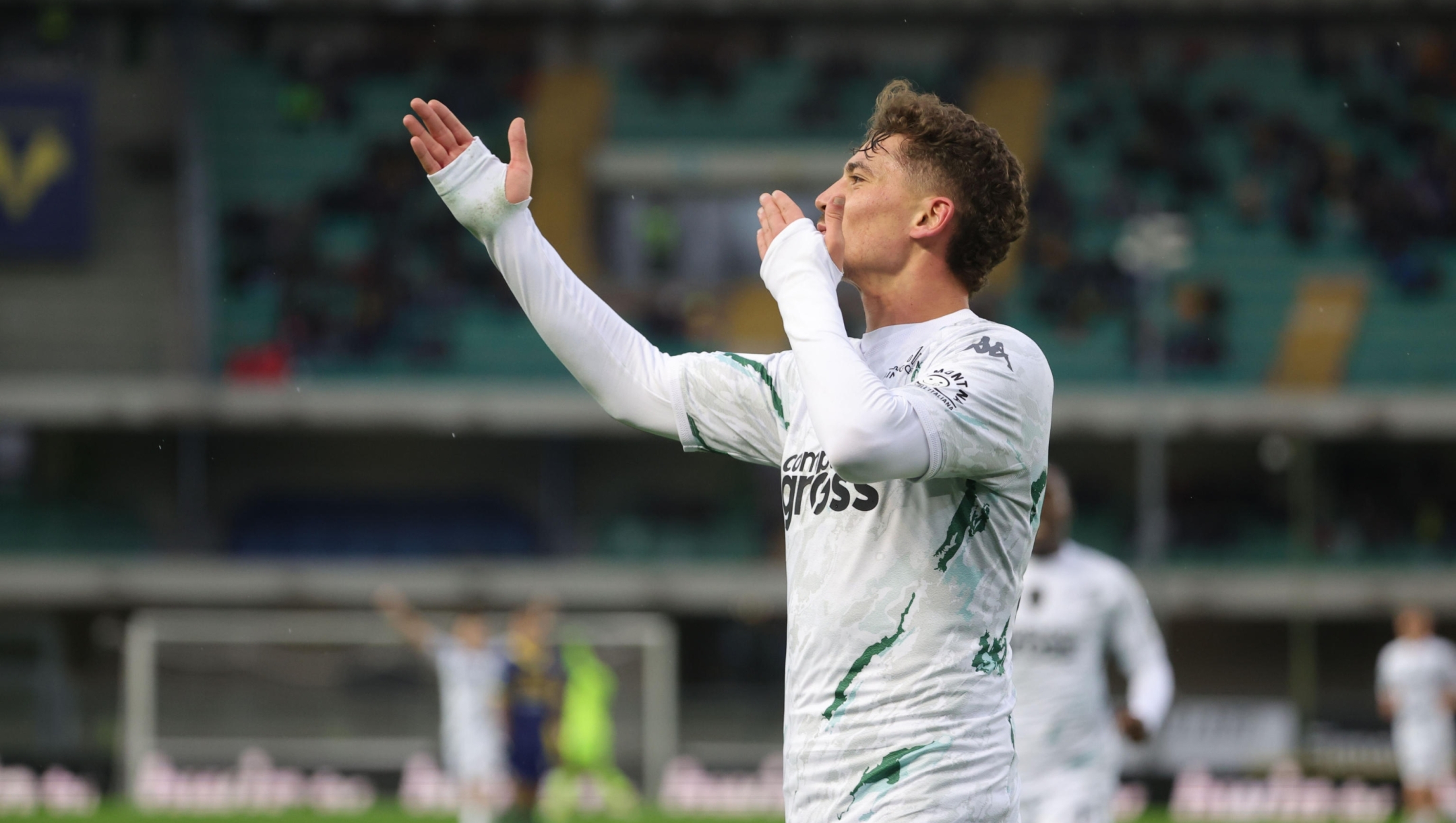 Empoli's Sebastiano Esposito jubilates after scoring the goal 0-2 during the Italian Serie A soccer match Hellas Verona vs Empoli FC at Marcantonio Bentegodi stadium in Verona, Italy, 8 December 2024.  ANSA/EMANUELE PENNACCHIO