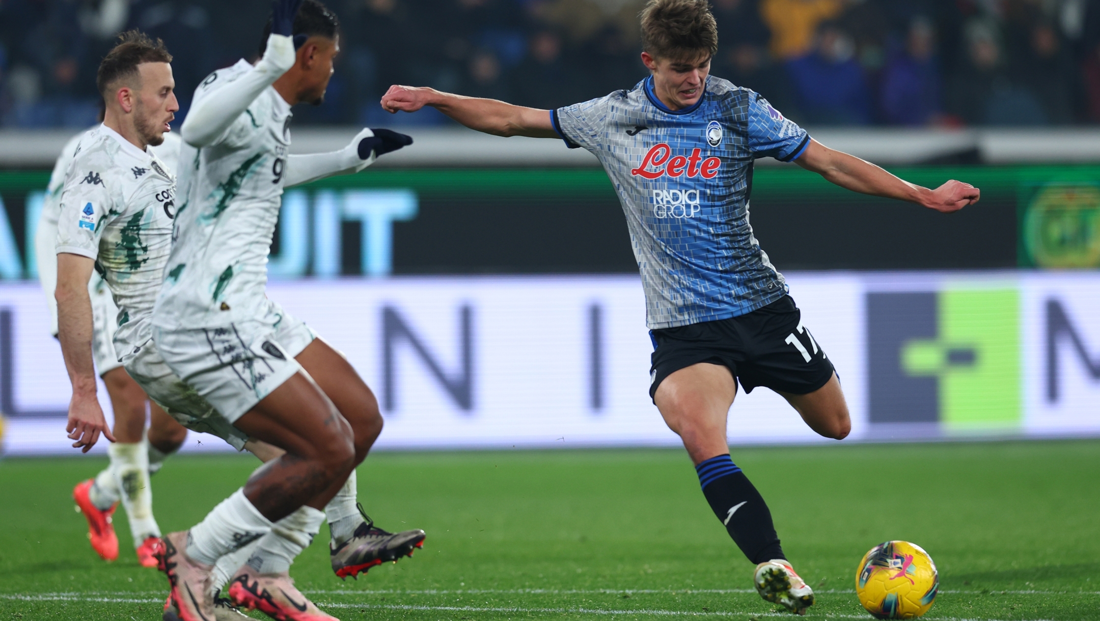 BERGAMO, ITALY - DECEMBER 22: Charles De Ketelaere of Atalanta BC scores his team's third goal during the Serie A match between Atalanta and Empoli at Gewiss Stadium on December 22, 2024 in Bergamo, Italy. (Photo by Francesco Scaccianoce/Getty Images)