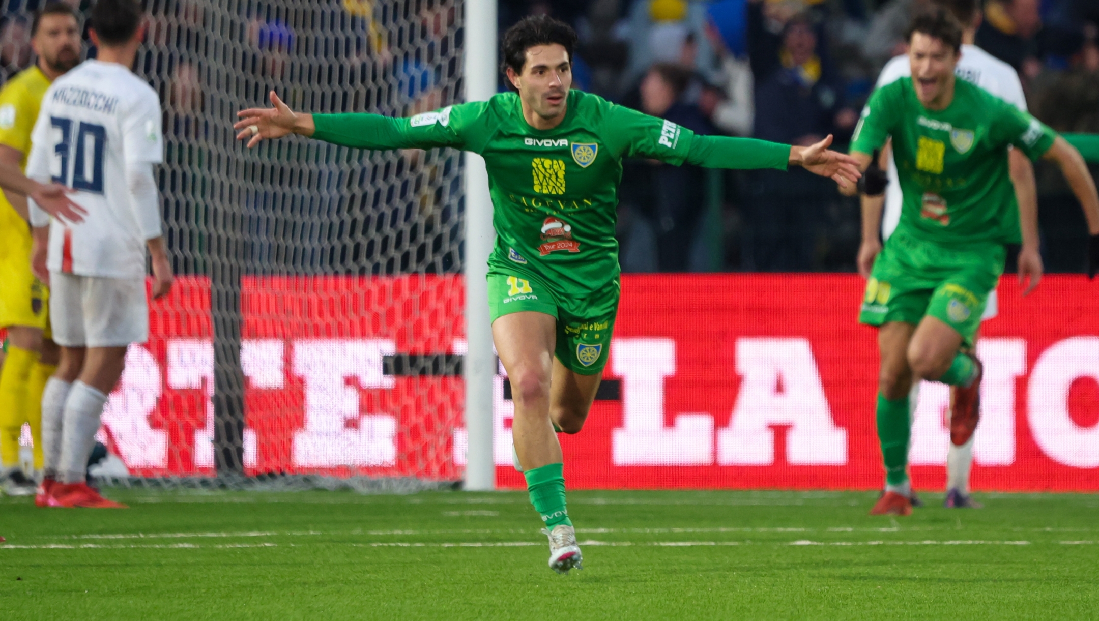 Carrarese's Manuel Cicconi exultation goal during the Serie B soccer match between Carrarese and Cosenza at the Dei Marmi Stadium in Carrara, Italy - Saturday, December 21, 2024. Sport - Soccer . (Photo by Tano Pecoraro/Lapresse)