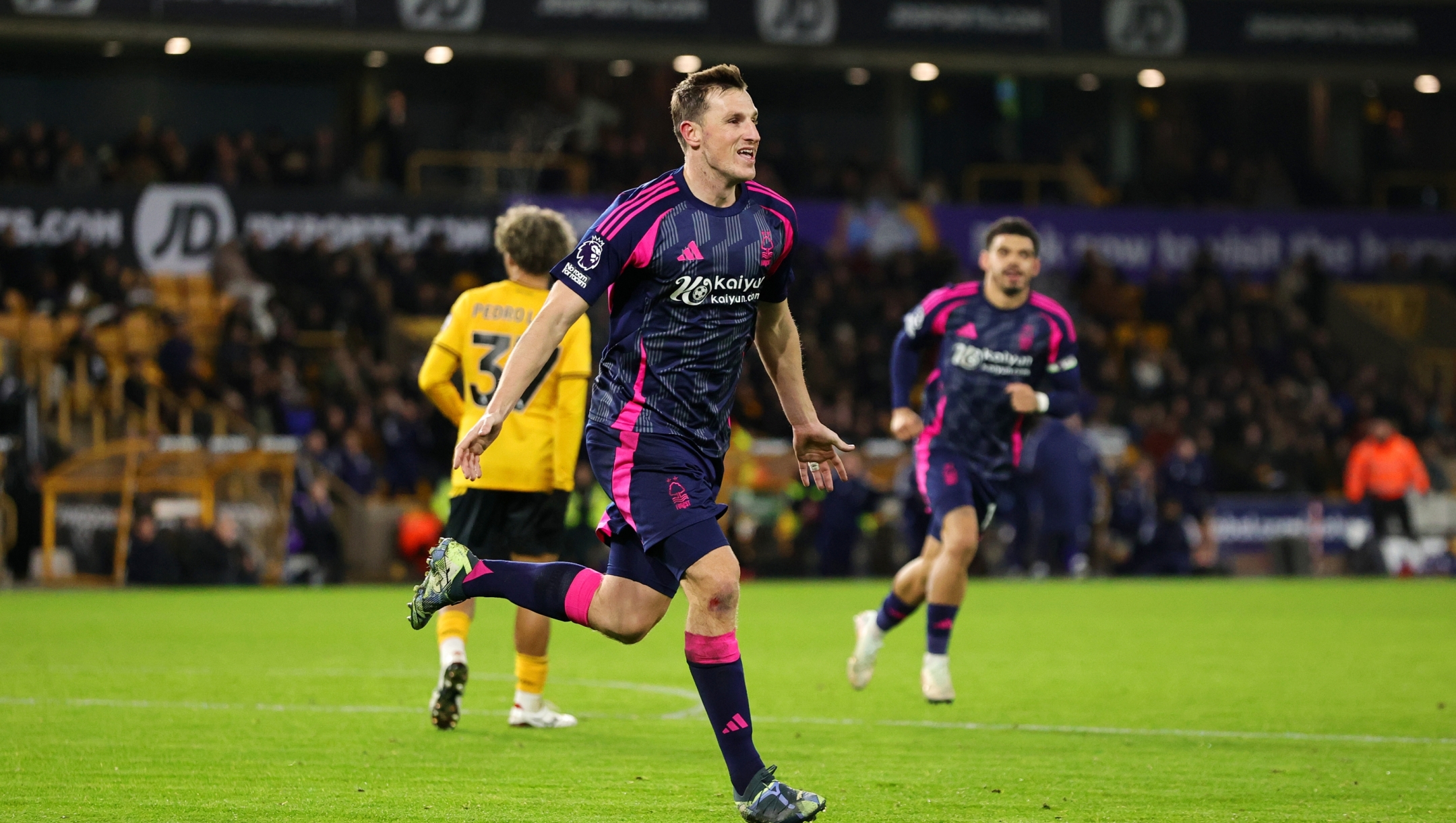 WOLVERHAMPTON, ENGLAND - JANUARY 06: Chris Wood of Nottingham Forest celebrates scoring his team's second goal during the Premier League match between Wolverhampton Wanderers FC and Nottingham Forest FC at Molineux on January 06, 2025 in Wolverhampton, England. (Photo by David Rogers/Getty Images)