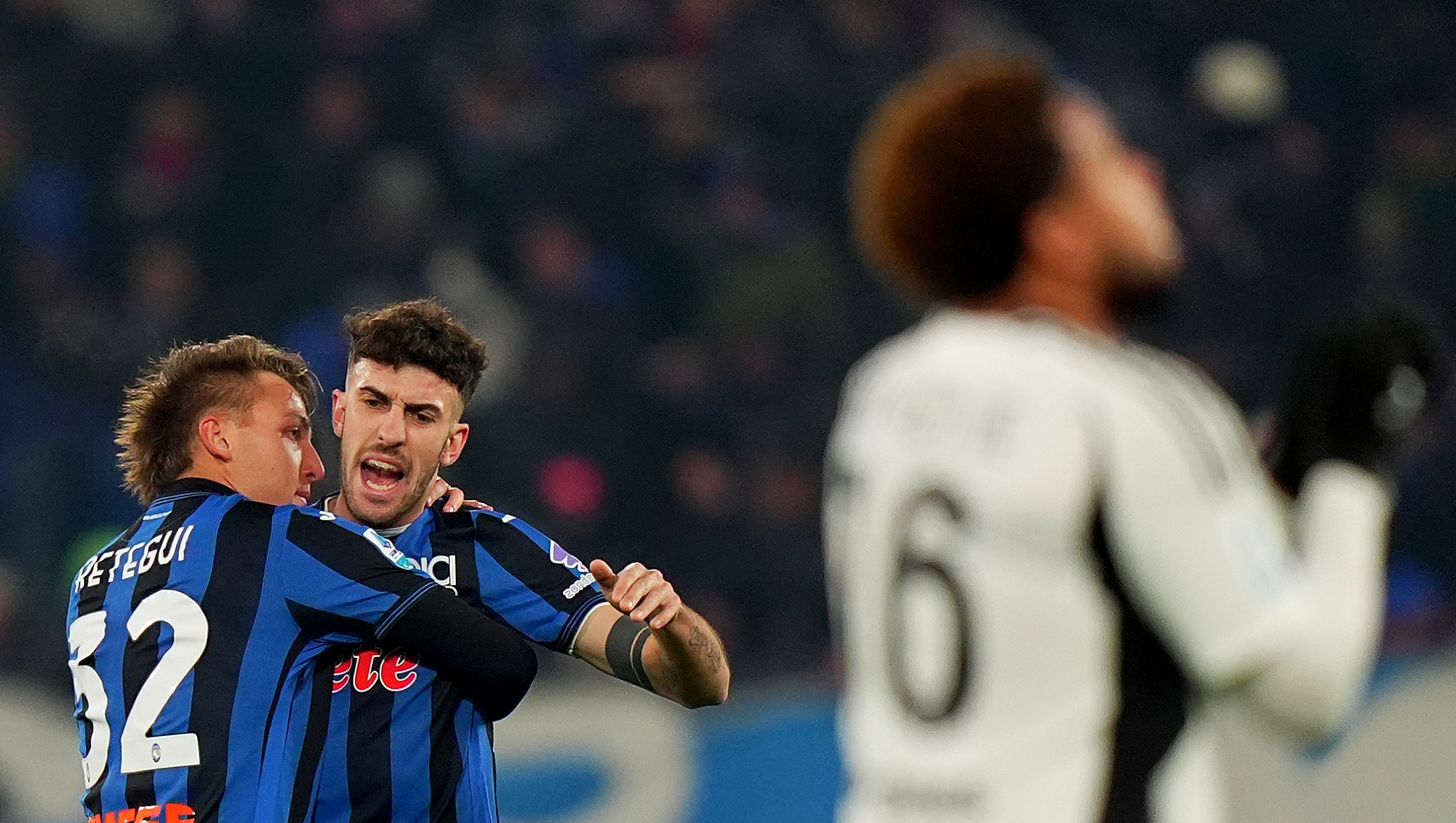 Atalanta?s Mateo Retegui  celebrates after scoring  1-1  during  the Serie A soccer match between Atalanta and Juventus  at Gewiss  Stadium in Bergamo  , North Italy - Tuesday   , January  14   , 2025. Sport - Soccer . (Photo by Spada/Lapresse)