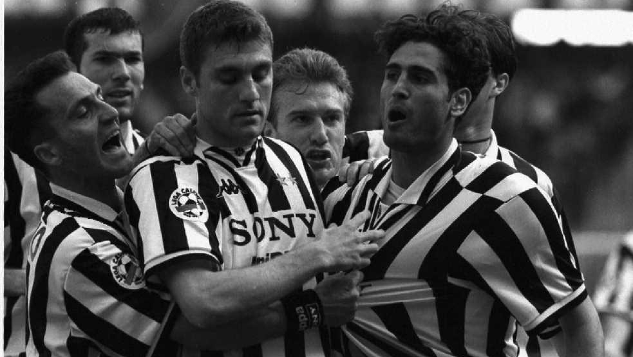 JUVENTUS VS ROMA 1997 DI LIVIO, ZIDANE, VIERI, DESCHAMPS E AMORUSO ESULTANO PER LA VITTORIA