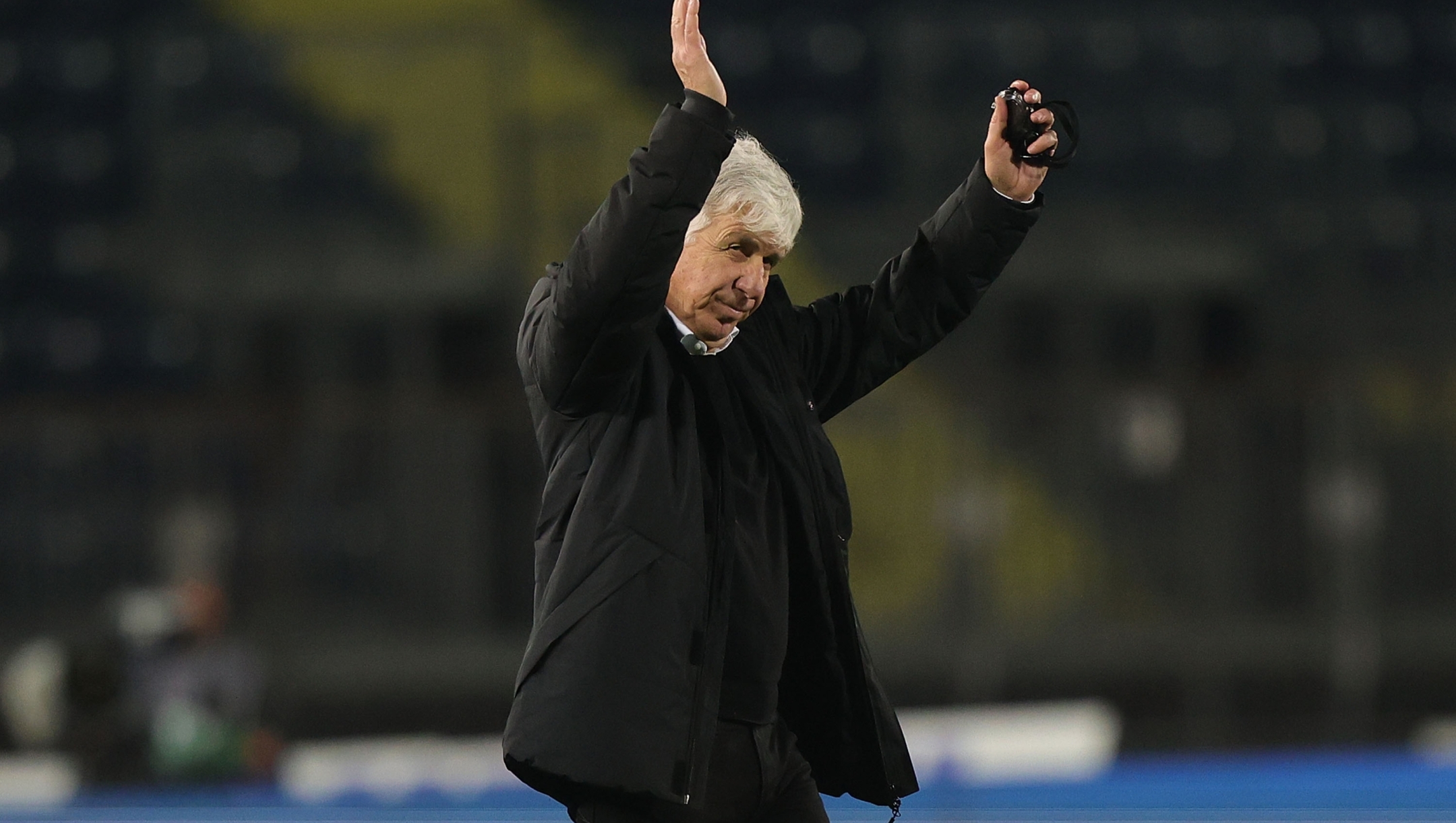 EMPOLI, ITALY - FEBRUARY 23: Gian Piero Gasperini manager of Atalanta BC greets the fans after during the Serie A match between Empoli and Atalanta at Stadio Carlo Castellani on February 23, 2025 in Empoli, Italy. (Photo by Gabriele Maltinti/Getty Images)