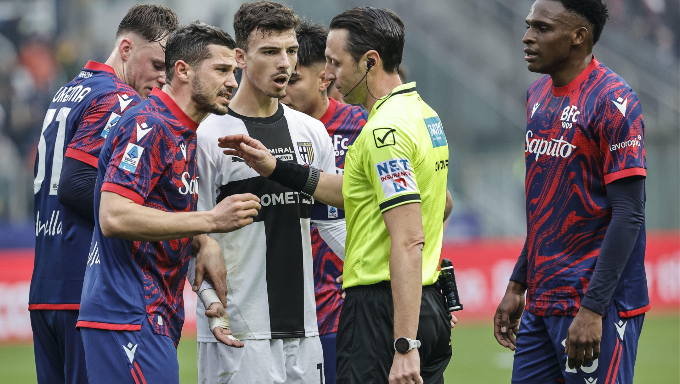 Referee  Rosario Abisso during the Italian Serie A soccer match Parma Calcio vs Bologna FC at Ennio Tardini stadium in Parma, Italy, 22 February 2025. ANSA /SERENA CAMPANINI