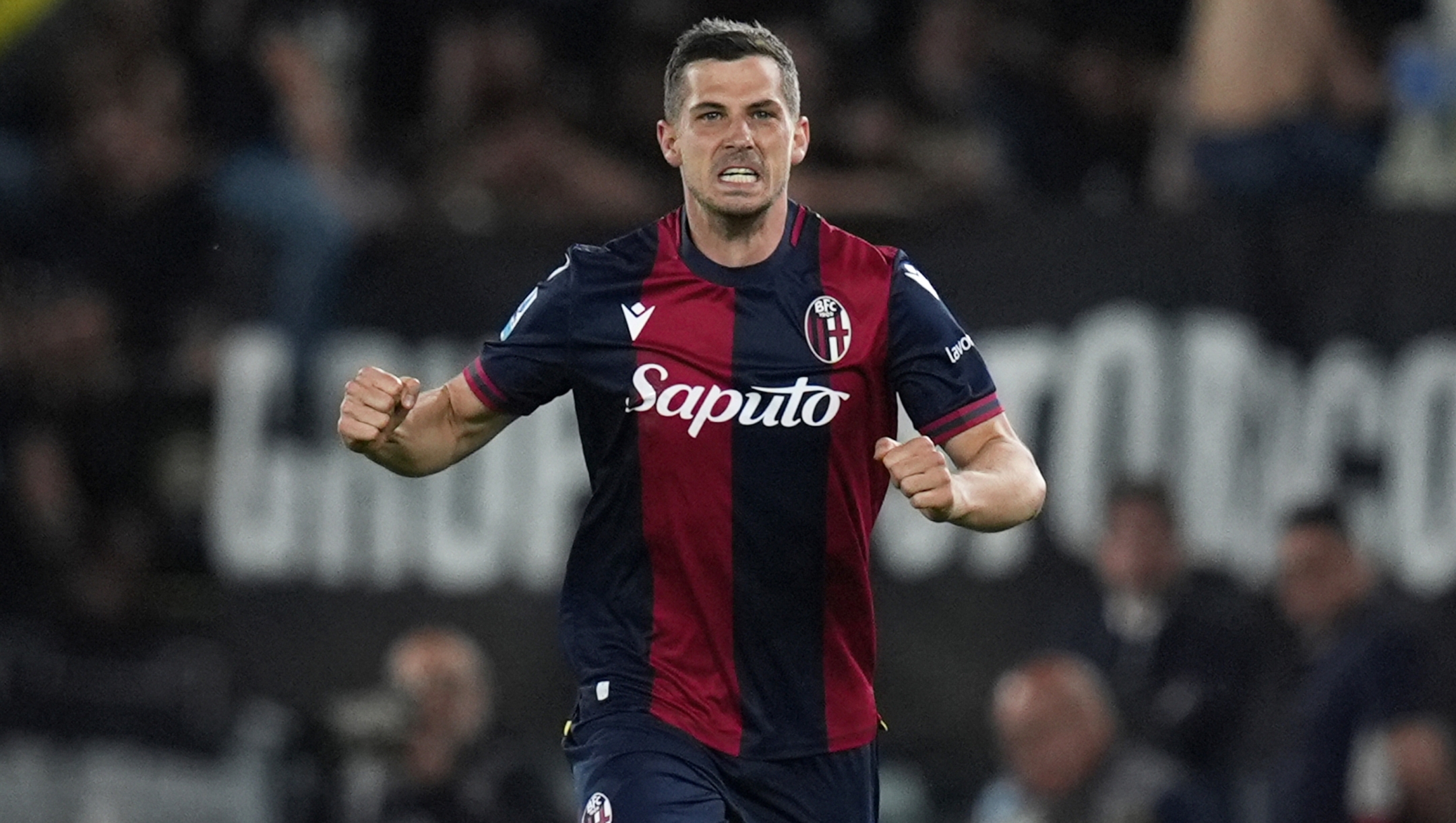 Bologna's Remo Freuler celebrates after scoring the 1-1 goal for his team during the Serie A Enilive 2024/2025 match between Bologna and Juventus - Serie A Enilive at Renato Dall’Ara Stadium - Sport, Soccer - Bologna, Italy - Sunday May 4, 2025 (Photo by Massimo Paolone/LaPresse)
