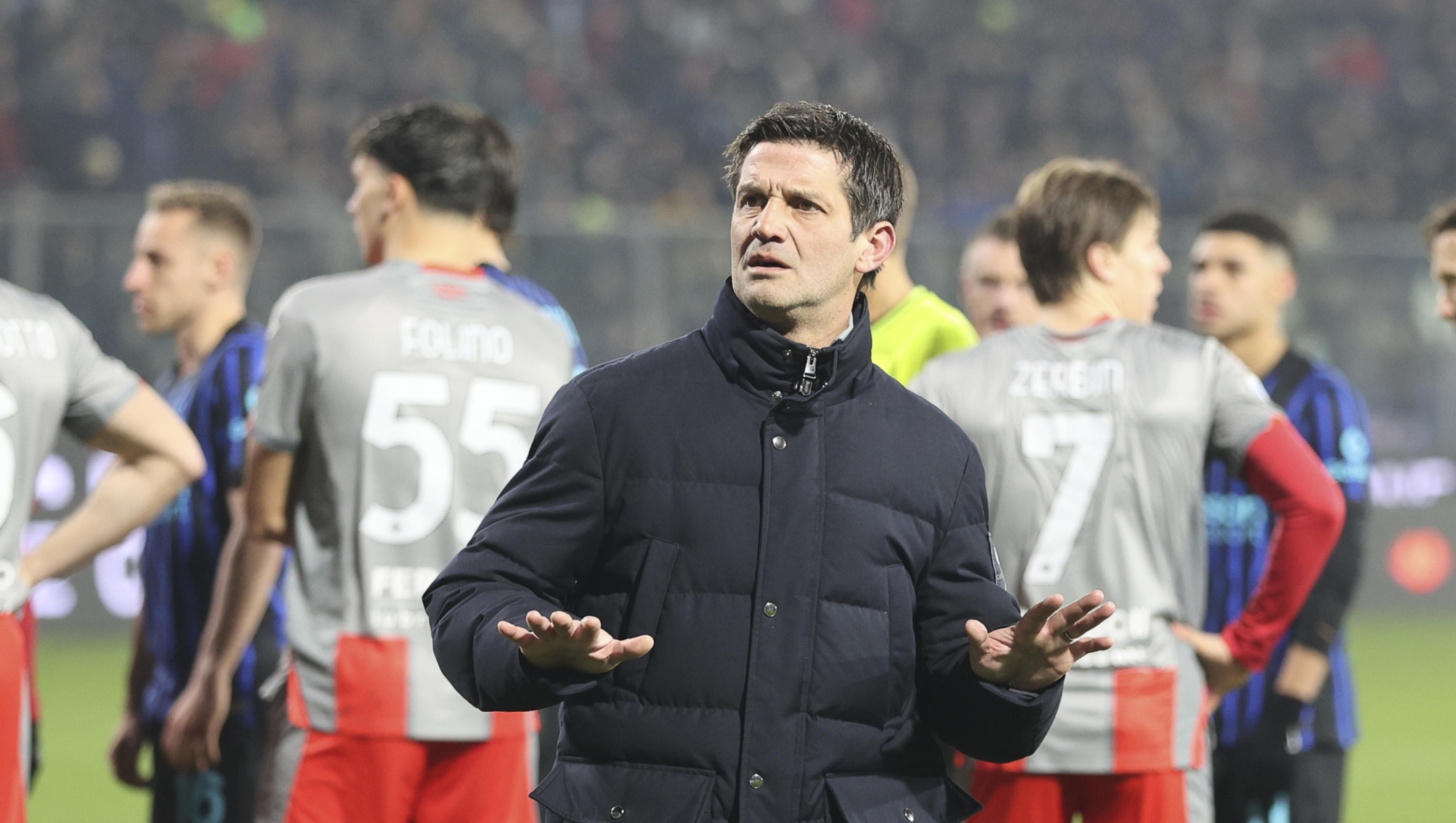Inter FC's Cristian Chivu Head Coach speaks to and gestures after US Cremonese's Emil Audero incident during the italian soccer,Serie A match between US Cremonese vs Internazionale FC on February 01, 2026 at the Giovanni Zini stadium in Cremona, Italy. ANSA/Davide Casentini