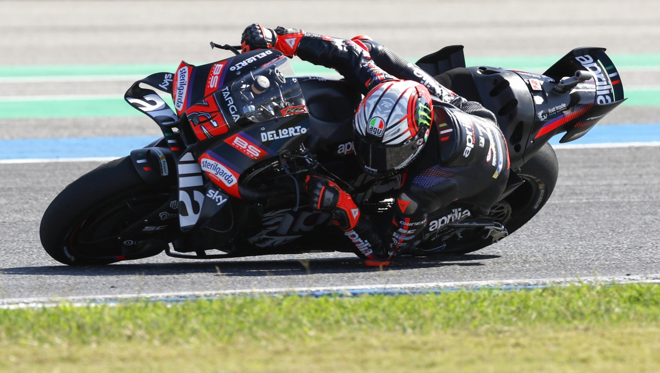epa12786759 Italian MotoGP rider Marco Bezzecchi of Aprilia Racing in action during the MotoGP race of the Motorcycling Grand Prix of Thailand at Chang International Circuit, Buriram province, Thailand, 01 March 2026.  EPA/RUNGROJ YONGRIT