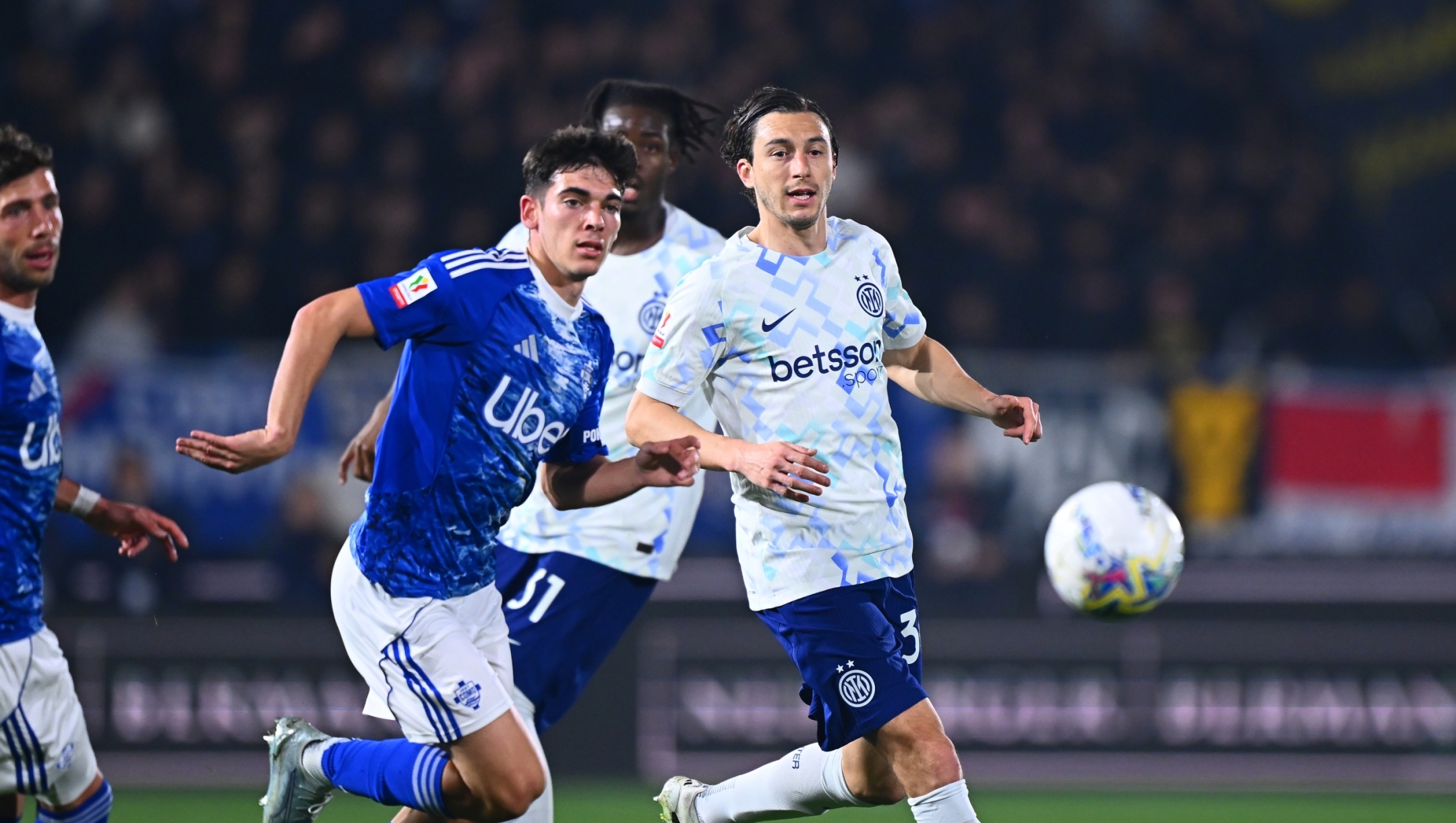   Matteo Darmian of FC Internazionale in action during the Coppa Italia match between Como 1907 and FC Internazionale at Giuseppe Sinigaglia Stadium on March 03, 2026 in Como, Italy. (Photo by Mattia Pistoia - Inter/Inter via Getty Images)