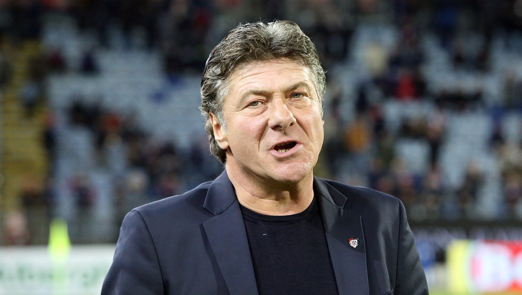 Walter Mazzarri, coach of Cagliari looks on during the Serie A match between Cagliari Calcio and Torino FC at Sardegna Arena on December 06, 2021 in Cagliari, Italy. (Photo by Enrico Locci/Getty Images)