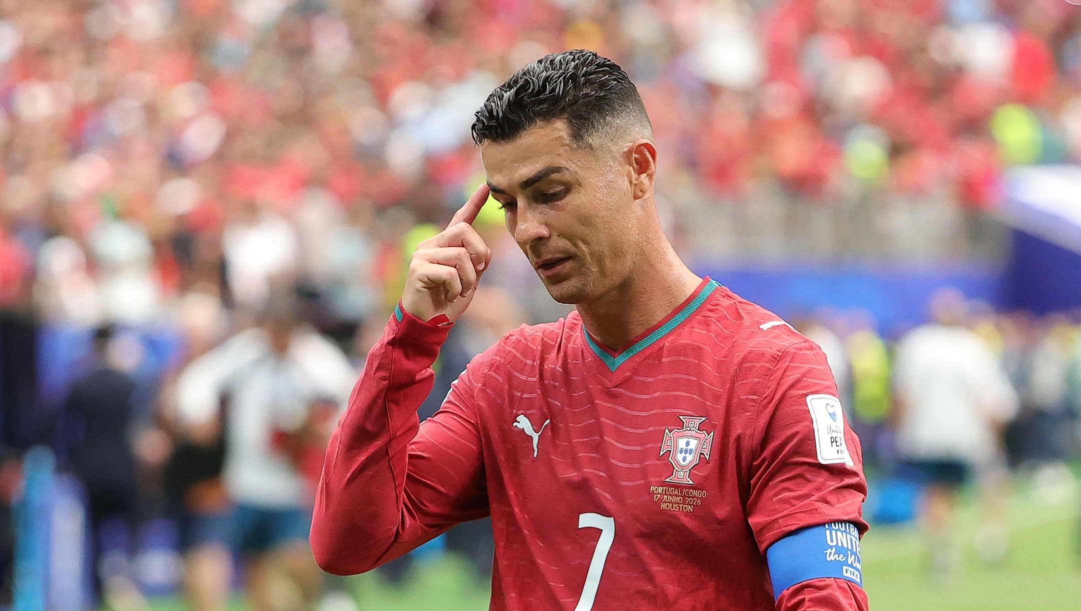  Cristiano Ronaldo #7 of Portugal walks off the pitch after the 1-1 draw during the FIFA World Cup 2026 Group K match between Portugal and Congo DR at Houston Stadium on June 17, 2026 in Houston, Texas.   Alex Slitz/Getty Images/AFP (Photo by Alex Slitz / GETTY IMAGES NORTH AMERICA / Getty Images via AFP)
