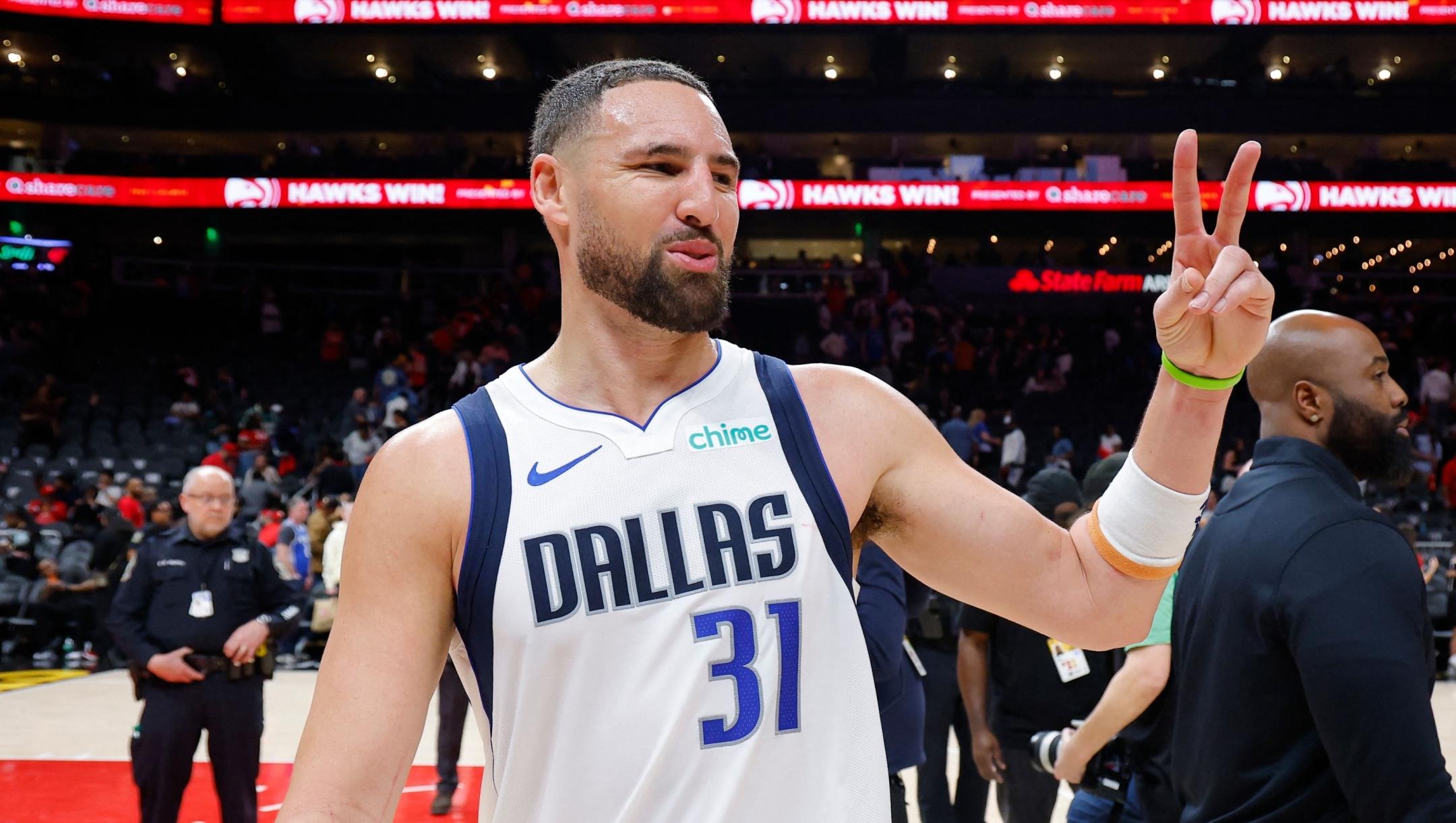  Klay Thompson #31 of the Dallas Mavericks reacts following the Atlanta Hawks 124-112 victory over the Dallas Mavericks at State Farm Arena on March 10, 2026 in Atlanta, Georgia. NOTE TO USER: User expressly acknowledges and agrees that, by downloading and or using this photograph, User is consenting to the terms and conditions of the Getty Images License Agreement.   Todd Kirkland/Getty Images/AFP (Photo by Todd Kirkland / GETTY IMAGES NORTH AMERICA / Getty Images via AFP)