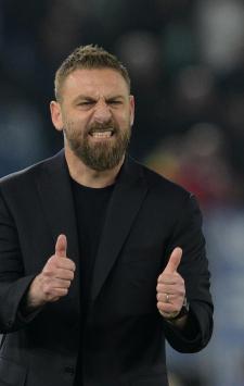 Daniele De Rossi (head coach AS Roma) during the UEFA Europe League soccer match between first leg of the round of 16 between Roma and Brighton FC at the Rome's Olympic stadium, Italy - Thursday, March 7, 2024 - Sport  Soccer ( Photo by Alfredo Falcone/LaPresse )