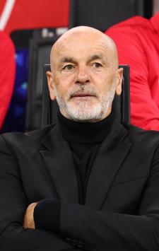 MILAN, ITALY - APRIL 22: Stefano Pioli, Head Coach of AC Milan, looks on prior to the Serie A TIM match between AC Milan and FC Internazionale at Stadio Giuseppe Meazza on April 22, 2024 in Milan, Italy. (Photo by Francesco Scaccianoce/Getty Images)