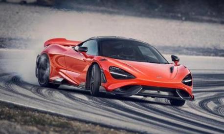 La McLaren 765 LT ha un listino che parte da 343 mila euro