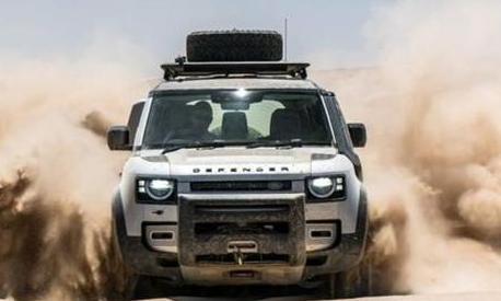 Il nuovo Land Rover Defender non rinuncia alla sua anima più tradizionale di esploratore