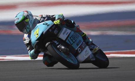 AUSTIN, TEXAS - APRIL 09: Denis Foggia of Italy and Leopard Racing rounds the bend during the Moto3 qualifying practice during the MotoGP Of The Americas - Qualifying on April 09, 2022 in Austin, Texas.   Mirco Lazzari gp/Getty Images/AFP == FOR NEWSPAPERS, INTERNET, TELCOS & TELEVISION USE ONLY ==