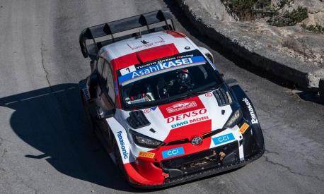 Sebastien Ogier (Toyota GR Yaris Rally1) al Rally di Monte Carlo 2022, chiuso al 2° posto dietro la Ford M-Sport Puma Rally1 di Sebastien Loeb