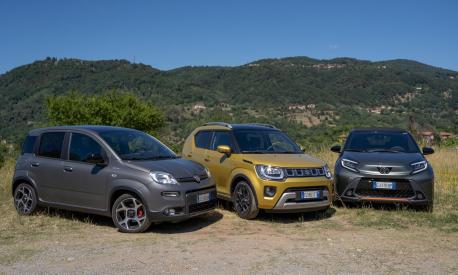 La Fiat Panda Hybrid a confronto con la Suzuki Ignis Hybrid e la Toyota Aygo X