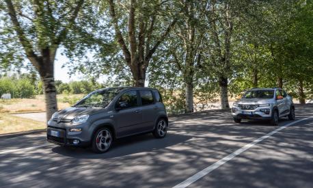Fiat Panda Hybrid e Dacia Spring rispondono a esigenze diverse