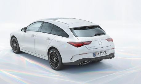 Mercedes-Benz CLA 250 e Shooting Brake: fuel consumption combined, weighted (WLTP preliminary) 1.1-0.8 l/100 km, electricity consumption combined, weighted (WLTP preliminary) 17.2-15.1 kWh/100 km, CO2 emissions combined, weighted (WLTP preliminary) 26-19 g/km
 
Data on fuel consumption, CO2 emissions, power consumption and range are provisional and have been determined internally in accordance with the ”WLTP test procedure” certification method. To date, there are neither confirmed values from an officially recognised testing organisation nor an EC type approval nor a certificate of conformity with official values. Differences between the stated figures and the official figures are possible.