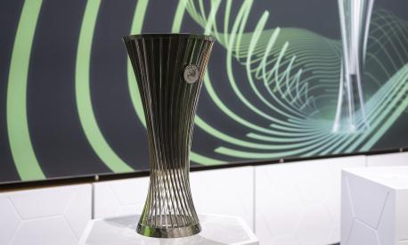 Écharpe Officielle Finale UEFA Conference League 2025 - Real Betis Vs Chelsea - NEUVE