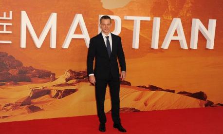 LONDON, ENGLAND - SEPTEMBER 24: Matt Damon attends the European premiere of "The Martian" at Odeon Leicester Square on September 24, 2015 in London, England. (Photo by Eamonn M. McCormack/Getty Images)