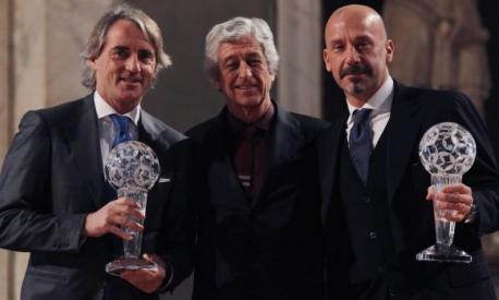 Vialli e Mancini con Rivera nel 2016, prima della malattia di Gianluca