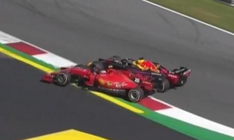 Il contatto Leclerc-Verstappen nel GP di Austria. Ansa