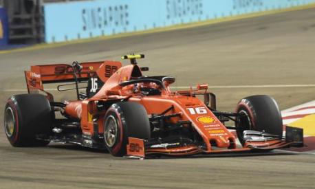 La Ferrari di Charles Leclerc in azione: quinta pole della stagione per lui. Afp