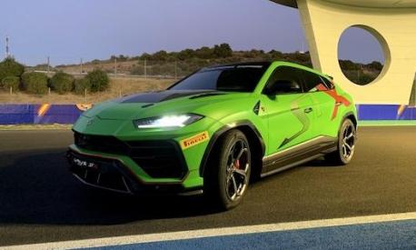 Lamborghini Urus ST-X: Suv da competizione