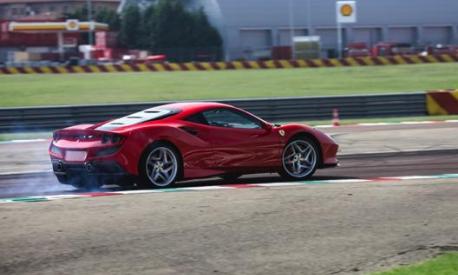 La F8 Tributo nasce come vertice ideale della tradizione delle berlinette sportive Ferrari a motore V8