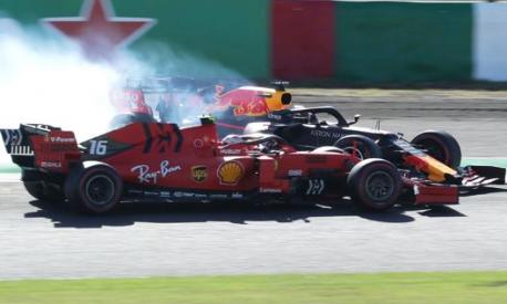 La collisione Leclerc-Verstappen a Suzuka. Afp