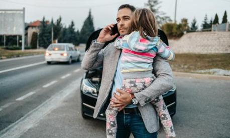 Mal d'auto e bambini, come evitare la cinetosi