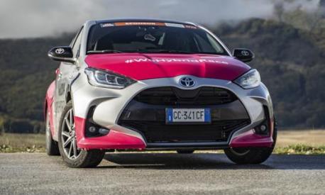 Toyota Yaris Hybrid è l’auto protagonista del Giro d’Italia