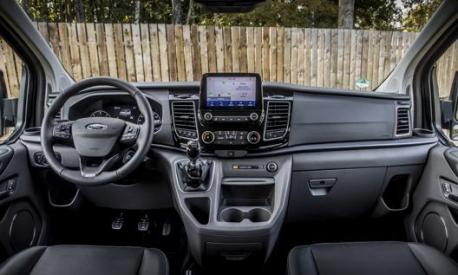 Gli interni del nuovo Ford Tourneo Custom Active