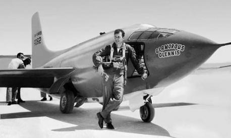 Dopo la Seconda Guerra Mondiale diventò test pilot e venne coinvolto nel programma X-1