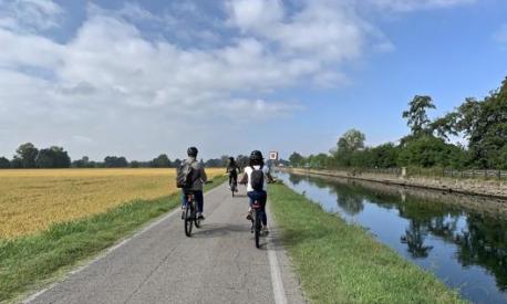 Corsi d’acqua, canali artificiali e campi coltivati fanno parte del paesaggio alla periferia di Milano. Masperi