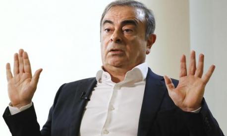 Carlos Ghosn, 65 anni, chiede un risarcimento di 15 milioni di euro. AP