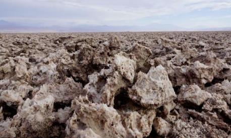 Il deserto di di Atacama, in Cile, dove si estrae il litio per le batterie delle auto elettriche
