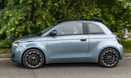La Fiat 500 elettrica conferma la dinamicità del modello