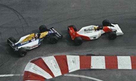 Il duello Senna-Mansell al GP Monaco 1992, vinto dal brasiliano. GETTY