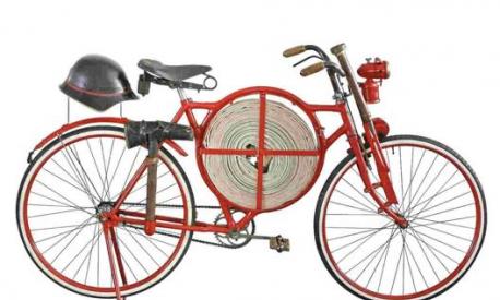 La bici da pompiere dei primi anni del Novecento. Web/MuseoNicolis.com