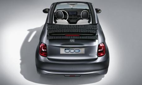 Il design posteriore della nuova Fiat 500 elettrica