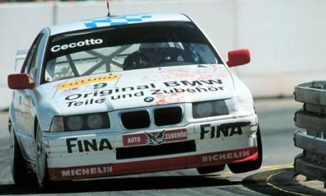 Nel 2001 e 2002 Cecotto vince il Campionato V8 Star