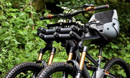 L’e-bike adattiva dotata di tre ruote prodotta da Orange Bikes