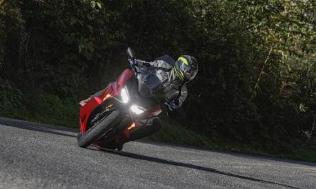 honda forza 750 consumi